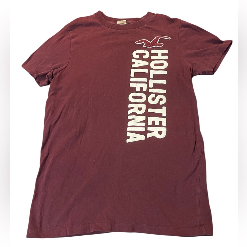 Hollister Burgundy Graphic Tee -Mens